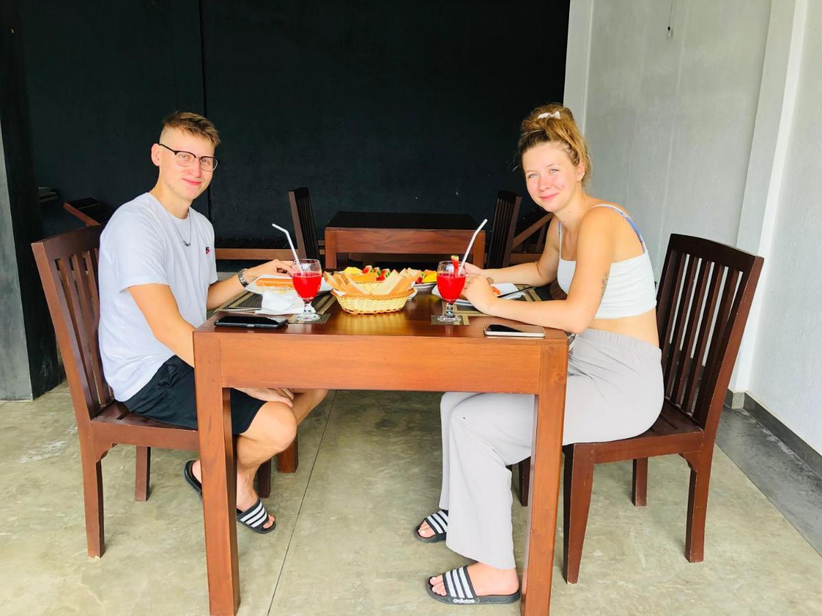 Bony'S Holiday Inn Negombo Kültér fotó